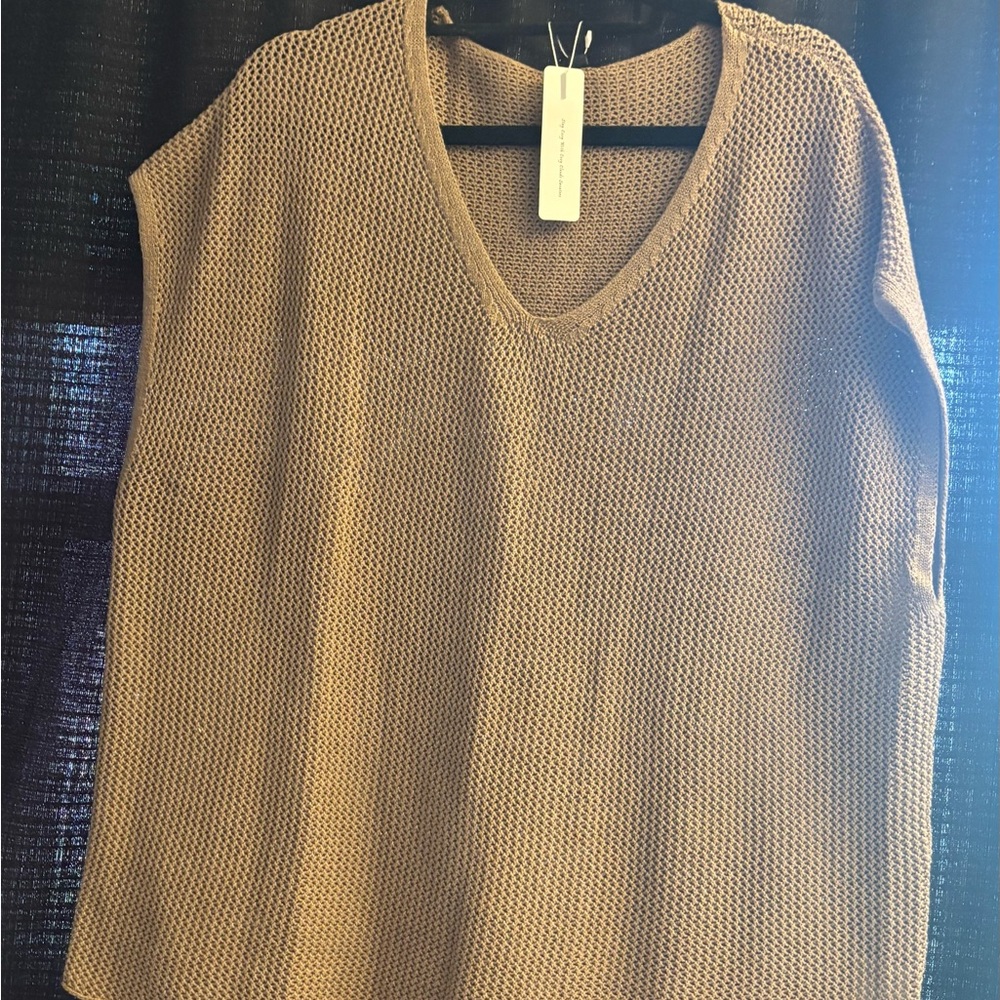 Tan Knit V-Neck Short Sleeve Top